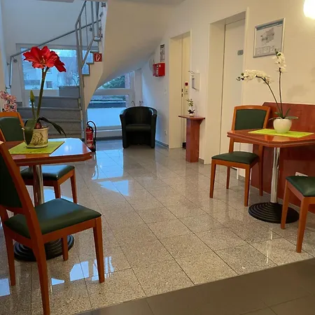 Hotel Merkenich 3*
