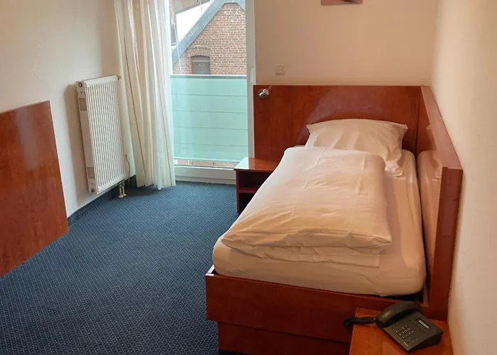 Hotel Merkenich 3*