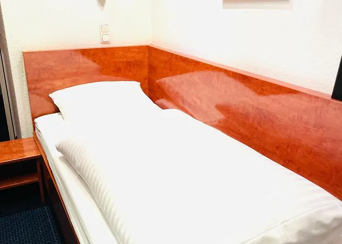 Hotel Merkenich 3*